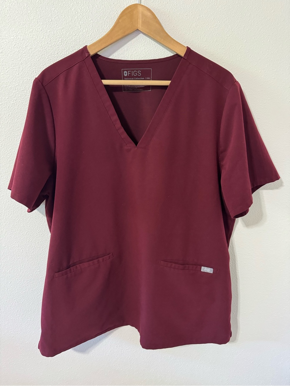 FIGS Casma Three Pocket V-Neck Scrub Top Burgundy Short Sleeve Clinic-XXL